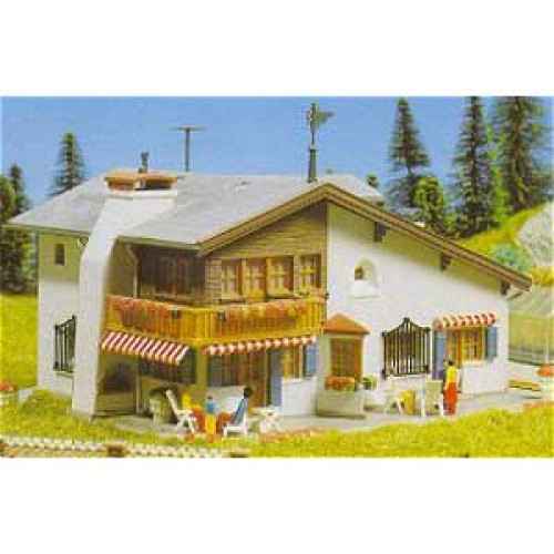 Zwitsers Landhuis Valbella (H0)