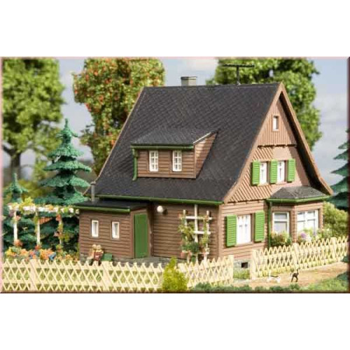 Wooden House Erika (H0) (TT)