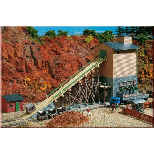 Old-time gravel pit (H0) (TT)