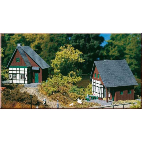 2 half-timbered houses (N)