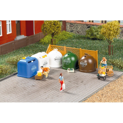 Recycling containers with accessories (H0) Recycling containers with accessories (H0)