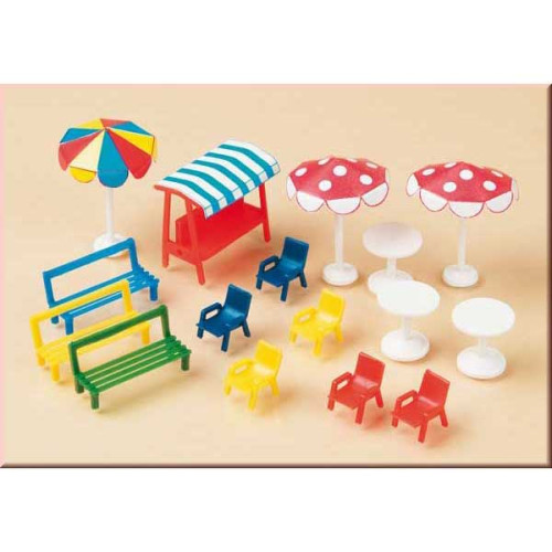 3 Banken, 18 stoelen, 6 Tafels, 6 zonneschermen (H0) (TT) 3 Banken, 18 stoelen, 6 Tafels, 6 zonneschermen (H0) (TT)
