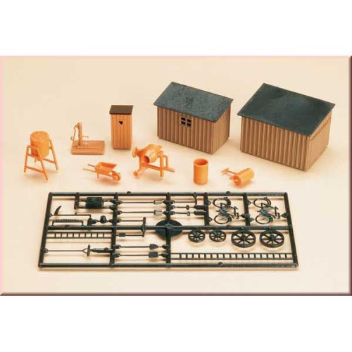 1 Outhouse, 2 shed, tools (H0) (TT)