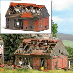 Dilapidated Stable (H0) Dilapidated Stable (H0)