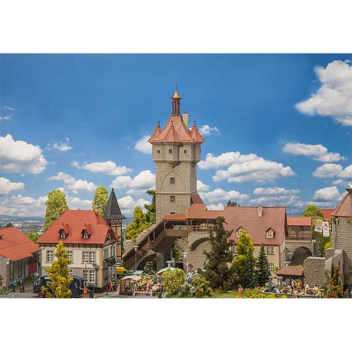 Historical town gate (H0) Historical town gate (H0)