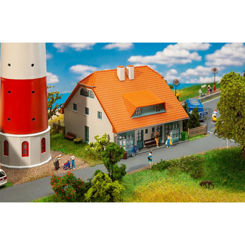 Lighthouse keeper house (H0) Lighthouse keeper house (H0)