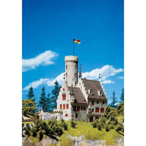 Moated castle (N)