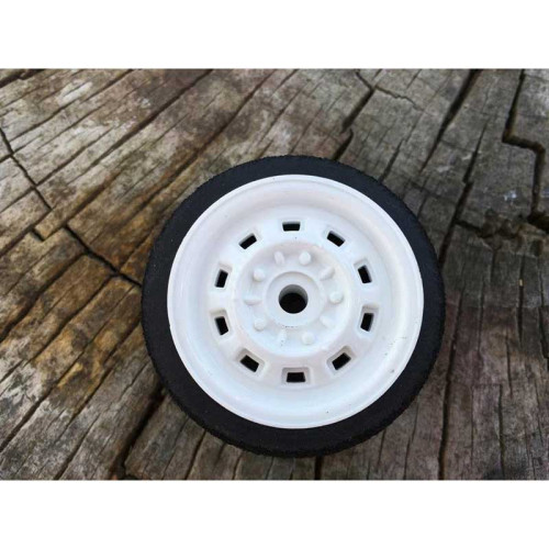 Front White Jag Wheels and Tyres Jap46 (1/12) Front White Jag Wheels and Tyres Jap46 (1/12)