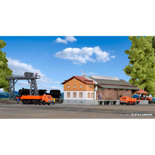 Halle à marchandises avec grue portique et rampe (Z)