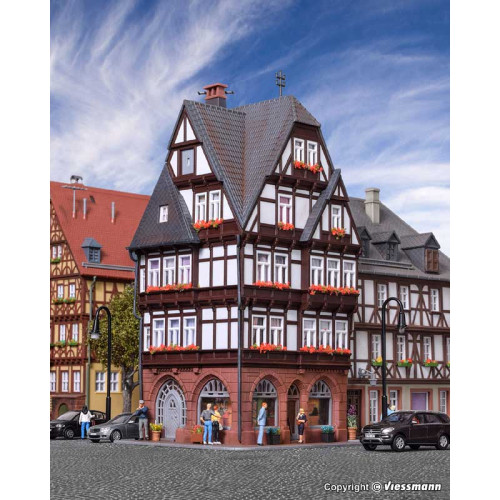 Half-timbered city house (H0) Half-timbered city house (H0)