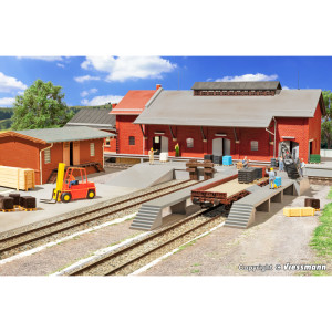 Deco-set - Loading platforms with crane (H0)
