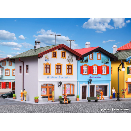 Chemist's and antique shop in Tölz (H0)